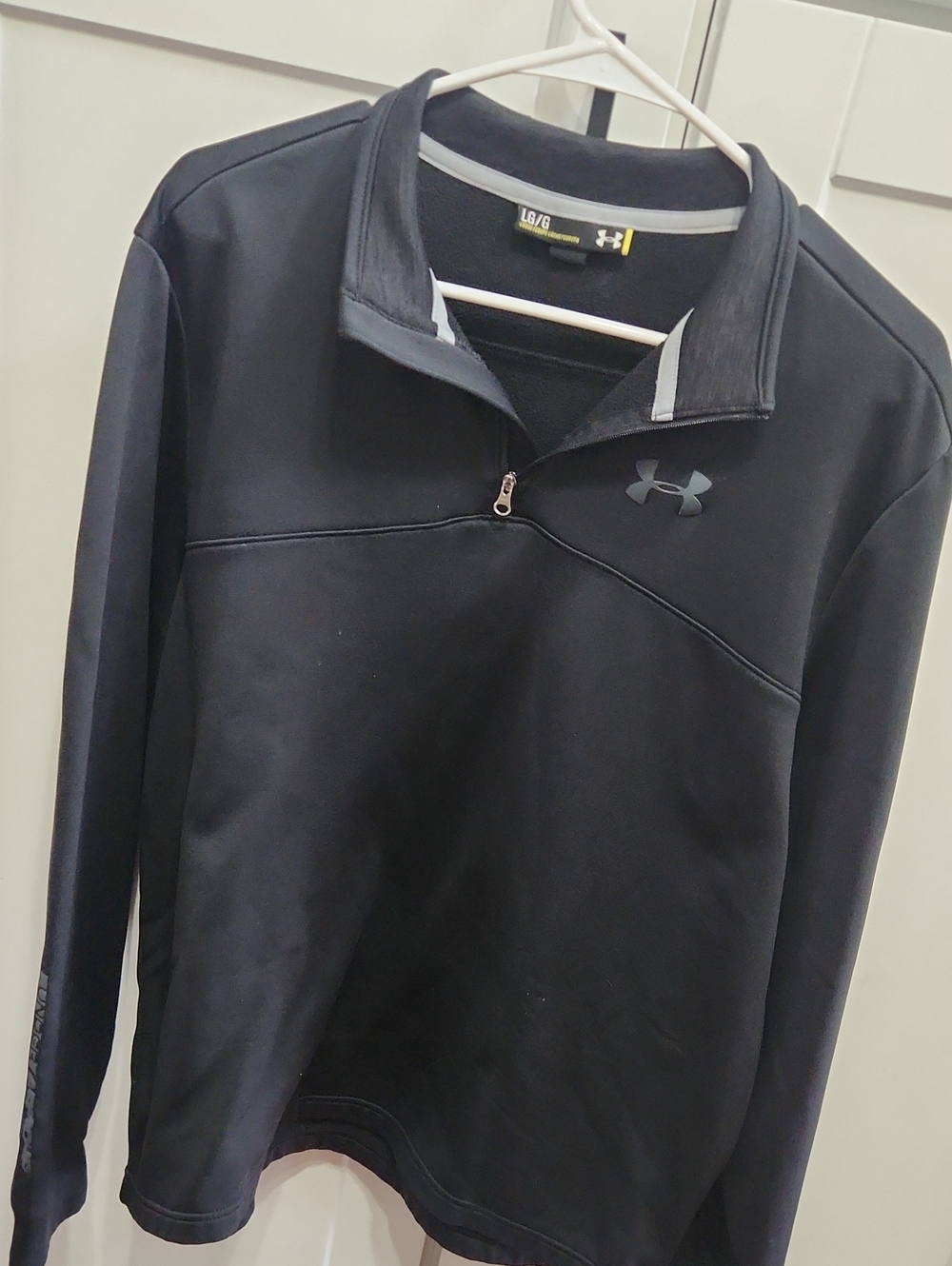 Under Armour Black Quarter-Zip Performance Pullover Mens LG
